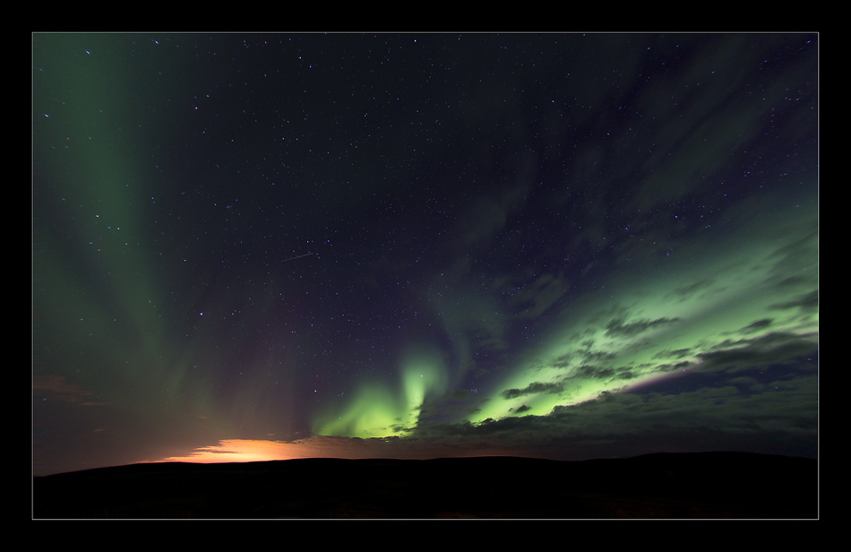 Northern Light mit Sternschnuppe - IS 2013 #19