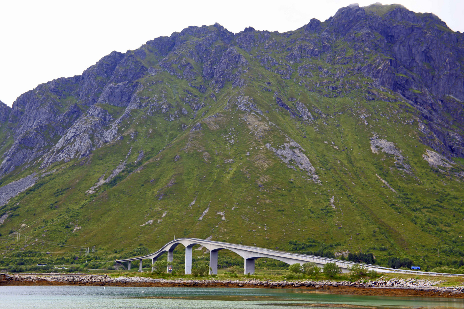 Norwegen 2019  Brücke auf den Lofoten