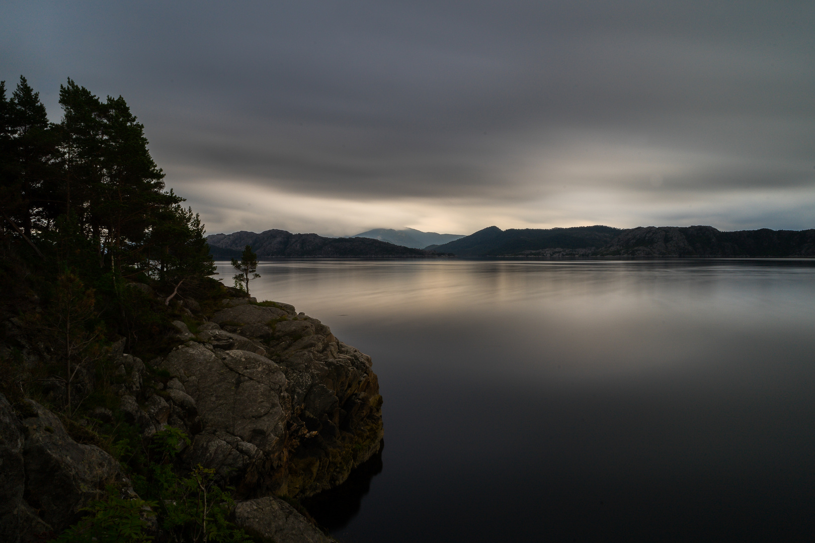 Norwegen Abendstimmung am Fjord