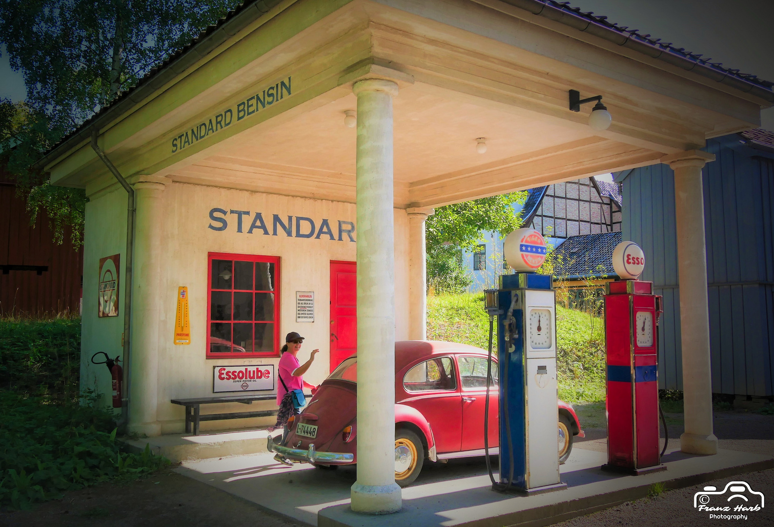 Norwegen: Alte Tankstelle von 1928 in Holmestrand 