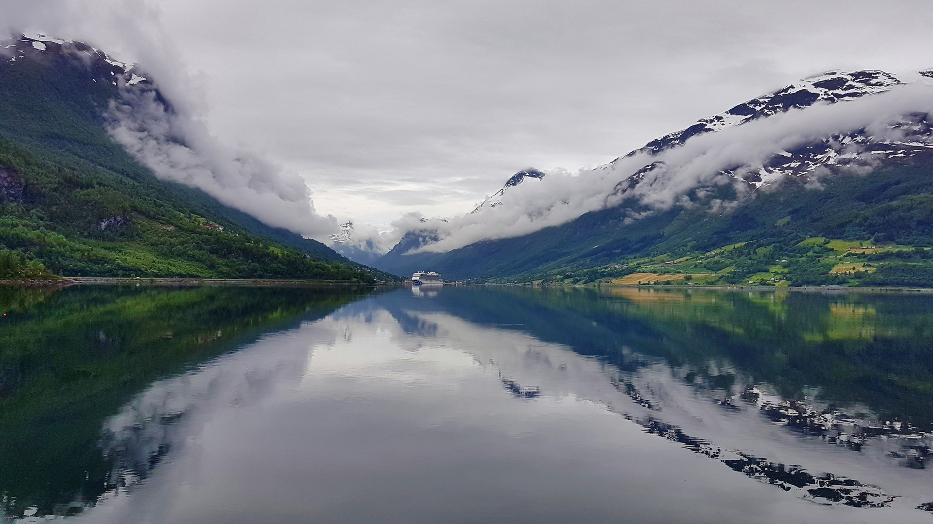 Norwegen - am Fjordende