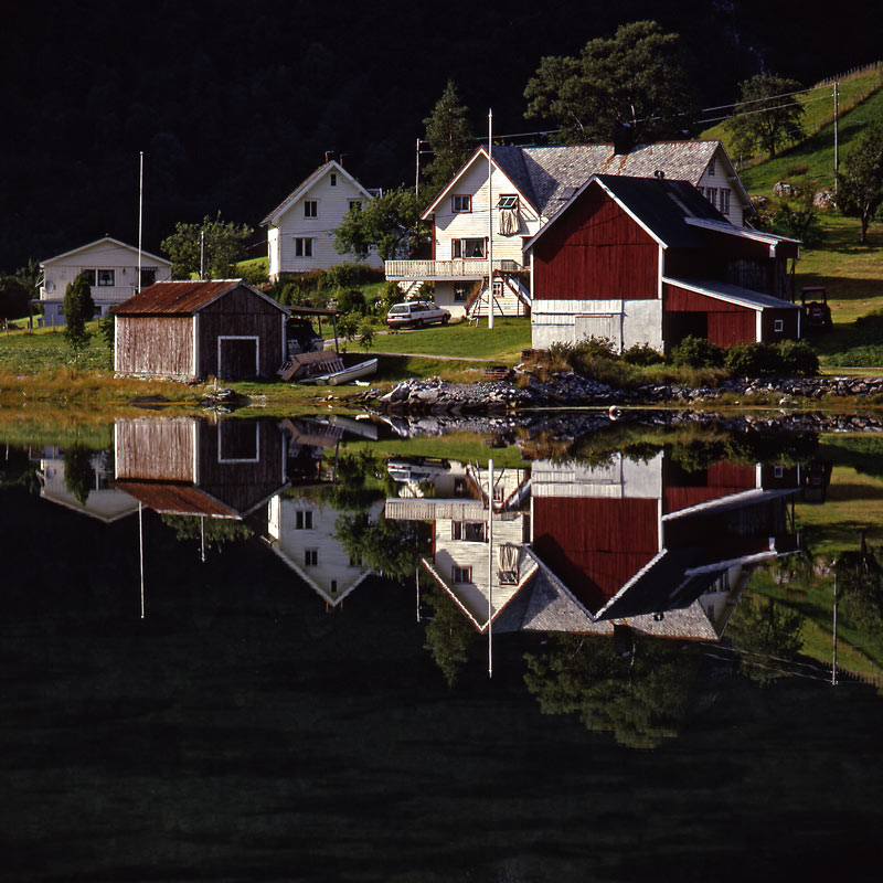 Norwegen-Bauernhof Spiegelung