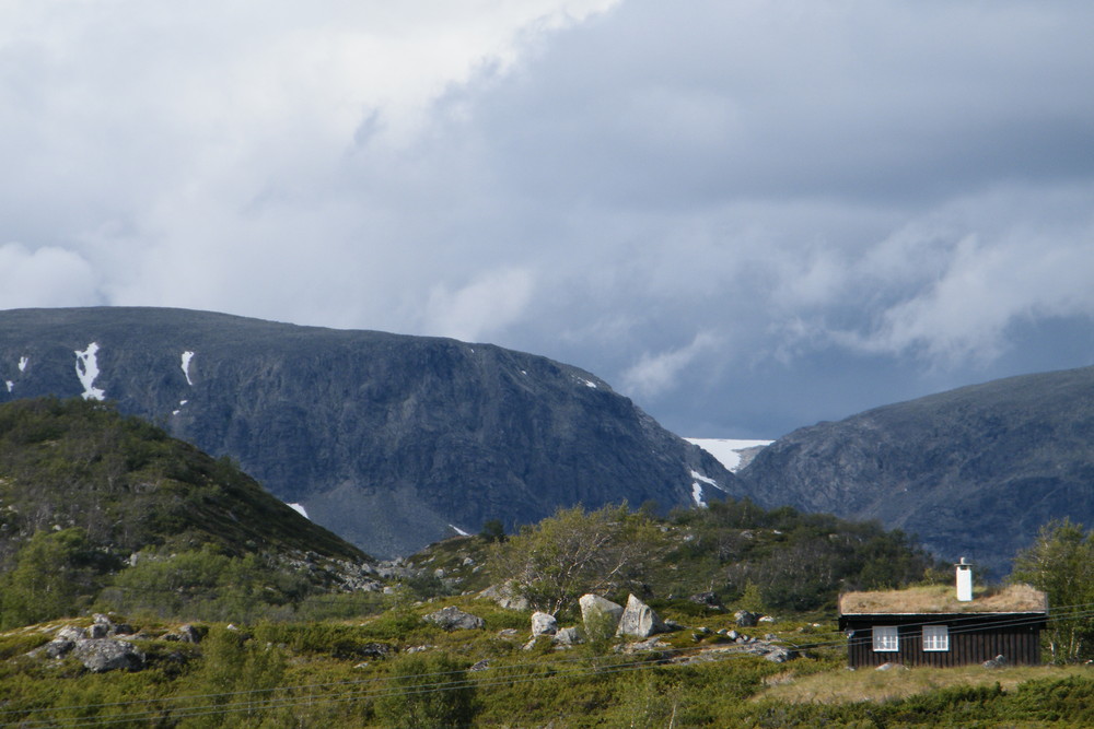 Norwegen Berg mit Hütte