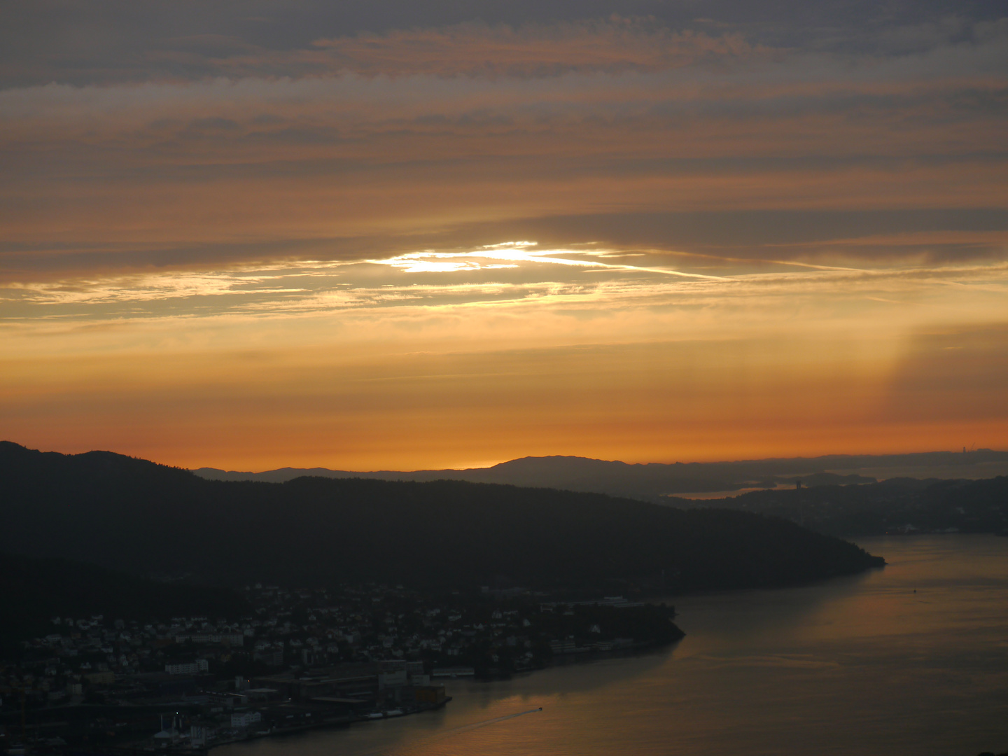 Norwegen -Bergen von oben