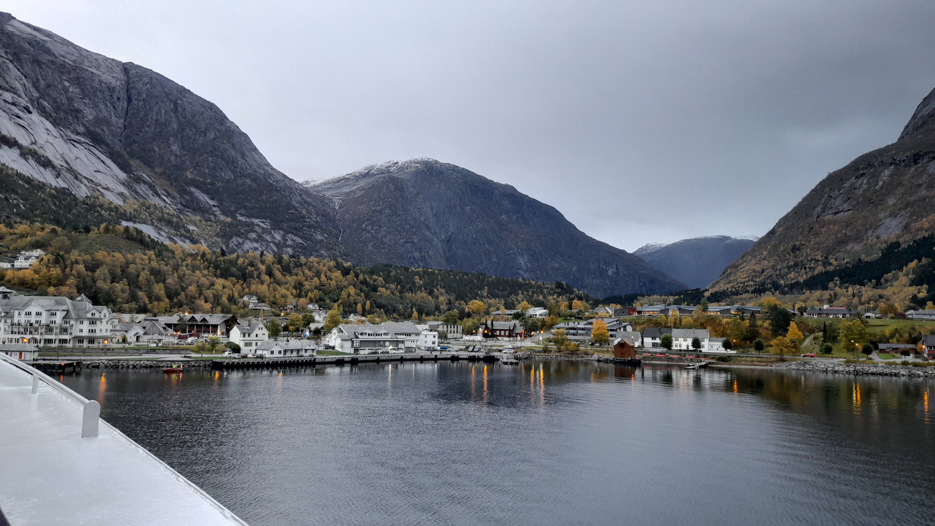 Norwegen - Erster Kreuzfahrt-Halt im Eidfjord ...