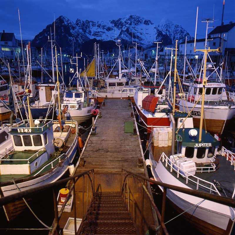 Norwegen-Lofoten Henningsvaer im Winter