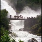 Norwegen - Naturgewalten - Abfluss des Gletschers Briksdalsbreen