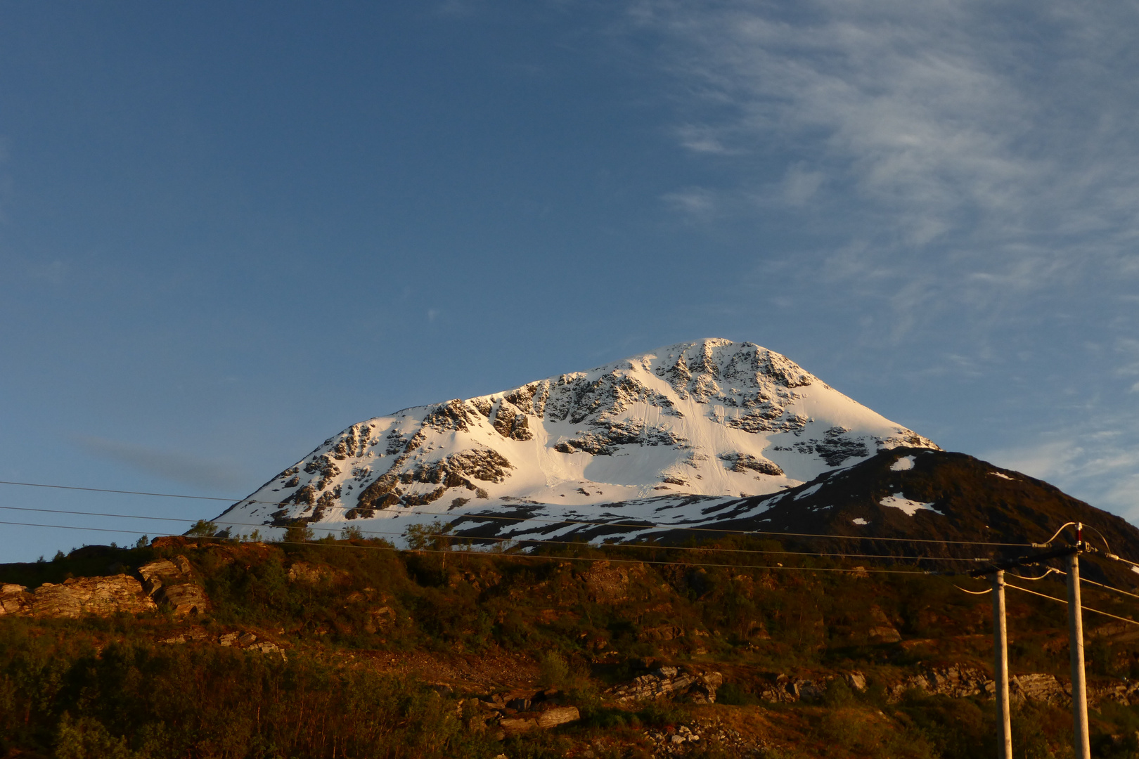 Norwegen Schnee auf den Bergen in Juli ein wunderschöner Anblick