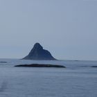 Norwegen Vor den Verstrahlen eine Insel in Meer 