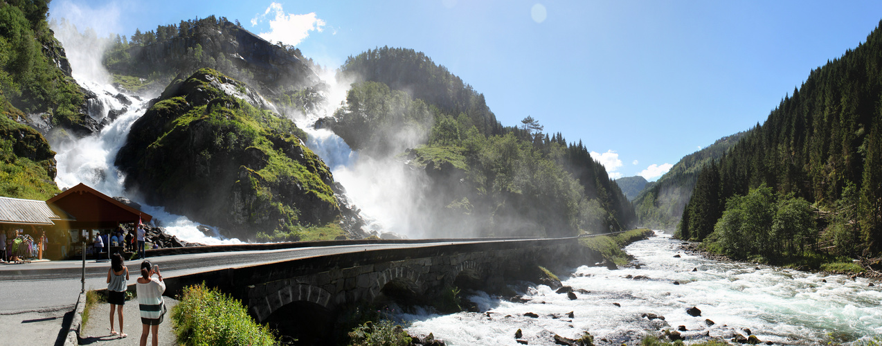 Norwegen - Wasserfall (1)