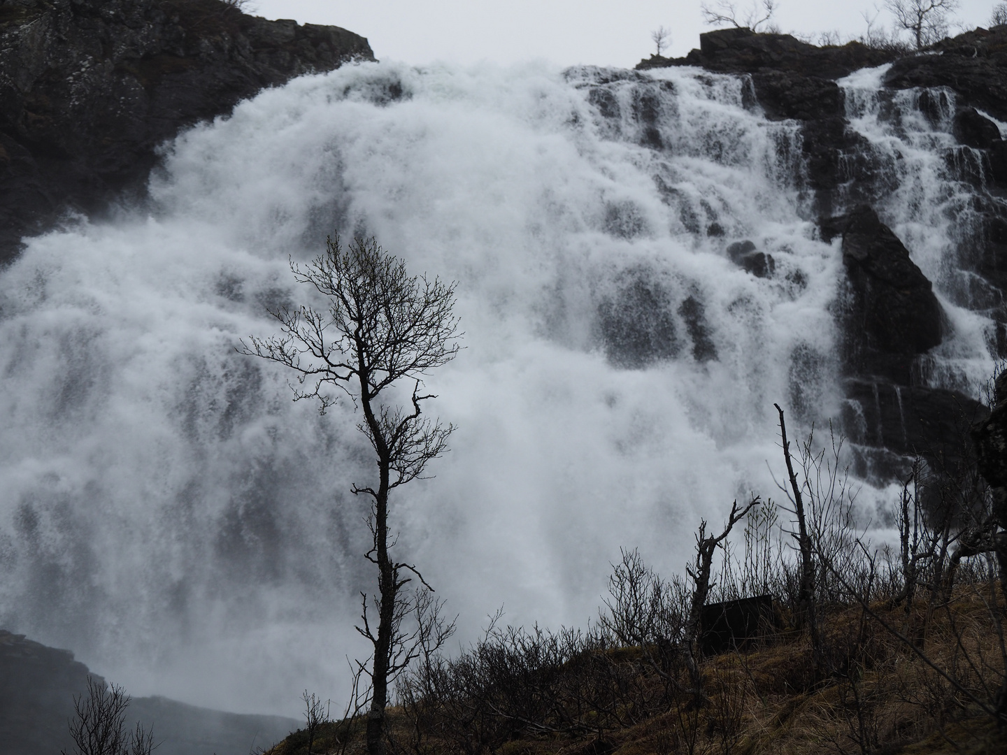 Norwegen Wasserfall an der Flambahn P5230102