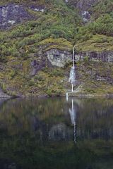 Norwegen - Wasserfall - Aurlandsfjord - Spiegeltag