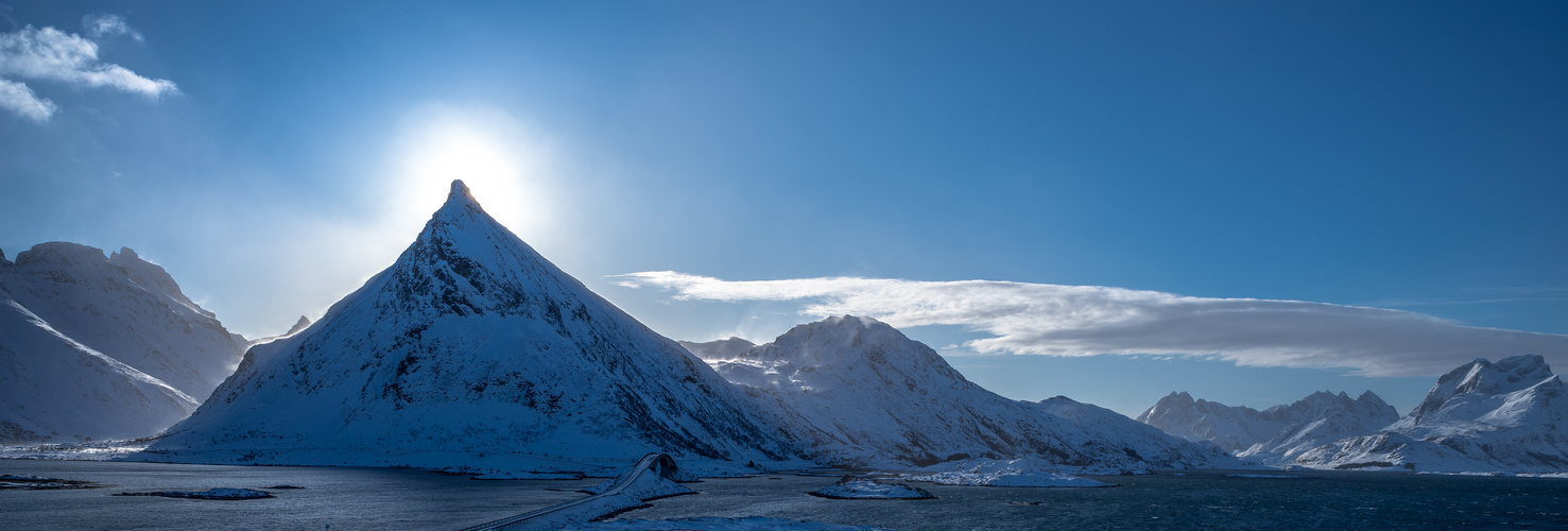 Norwegens Pyramide beim Erwachen