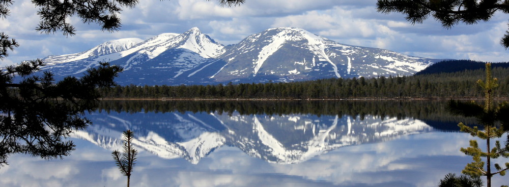 Norwegens spiegelnde Berge von DaMaddin87 