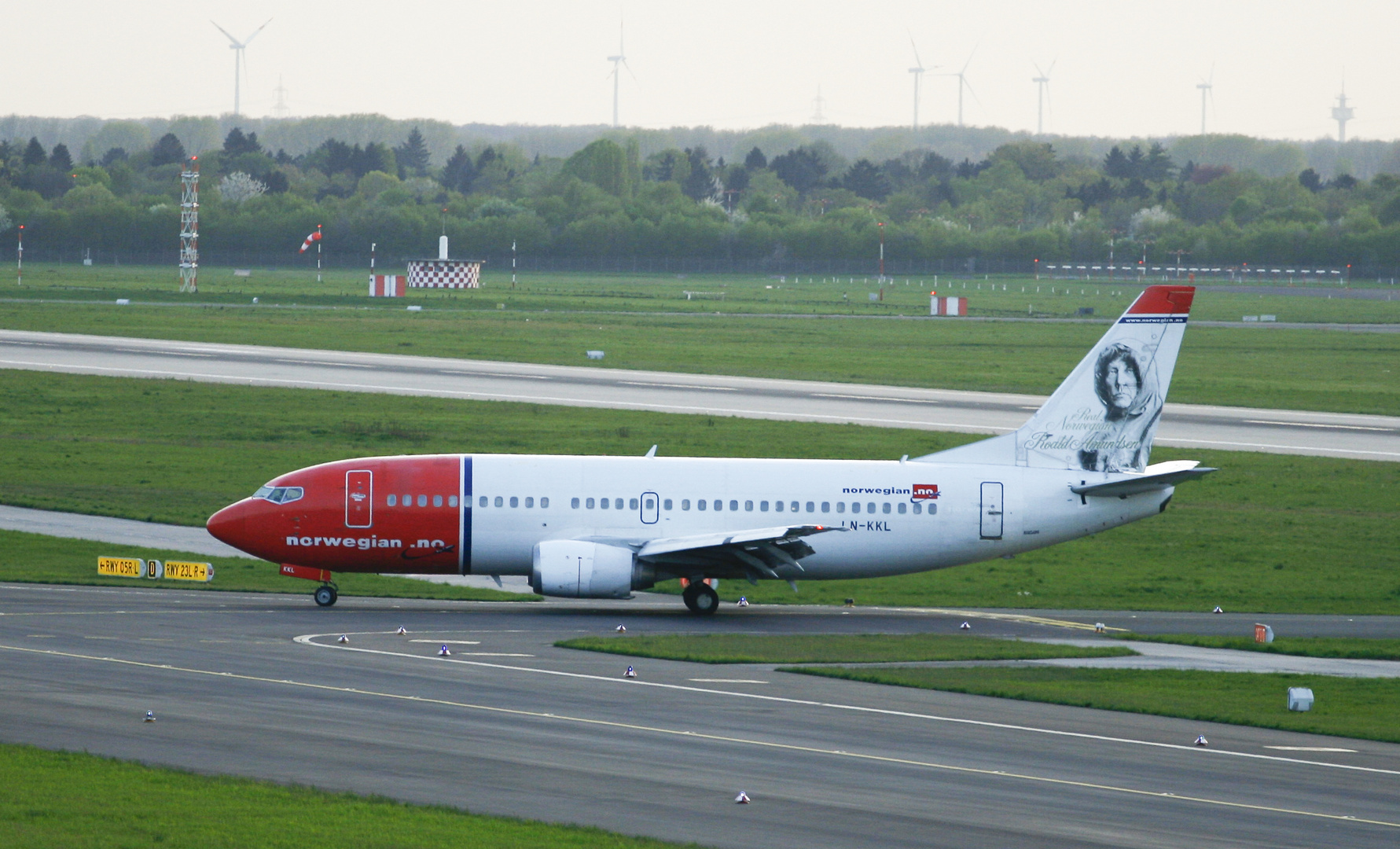 Norwegian Air Shuttle Boeing 737-36N