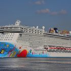 ... Norwegian Breakaway ...