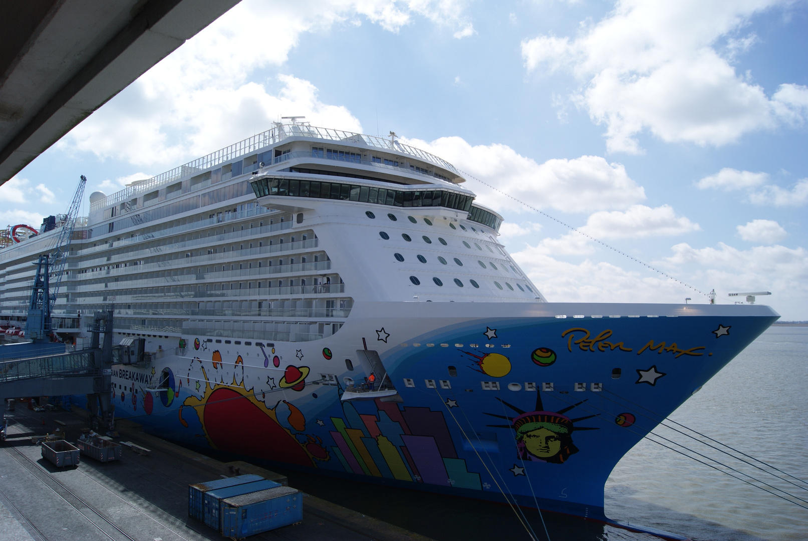 Norwegian Breakaway in Bremerhaven