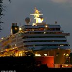 Norwegian Dream beim Schleusungsvorgang in Kiel-Holtenau