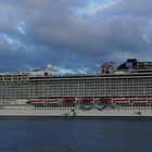 Norwegian Getaway unter dunklen Wolken