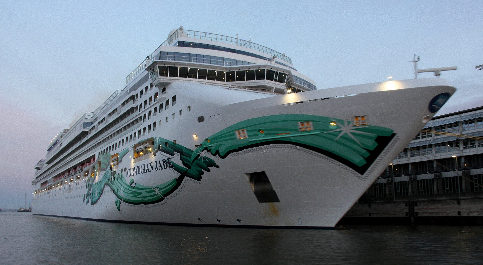 Norwegian Jade frühmorgens