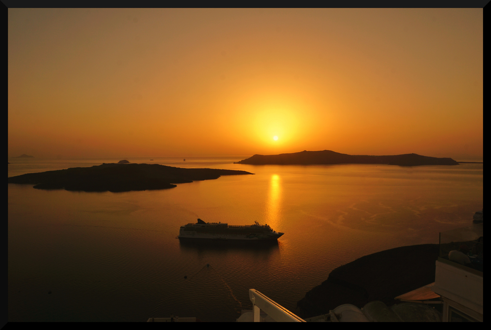 Norwegian Jade vor Santorini