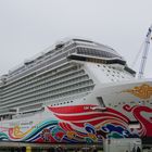 Norwegian Joy und der Kran