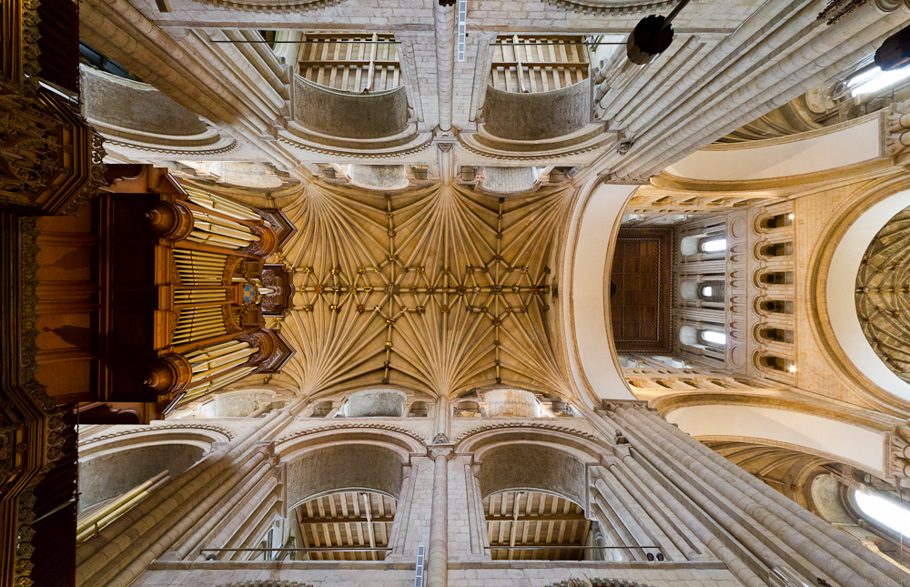 Norwich Cathedral - von unten nach oben