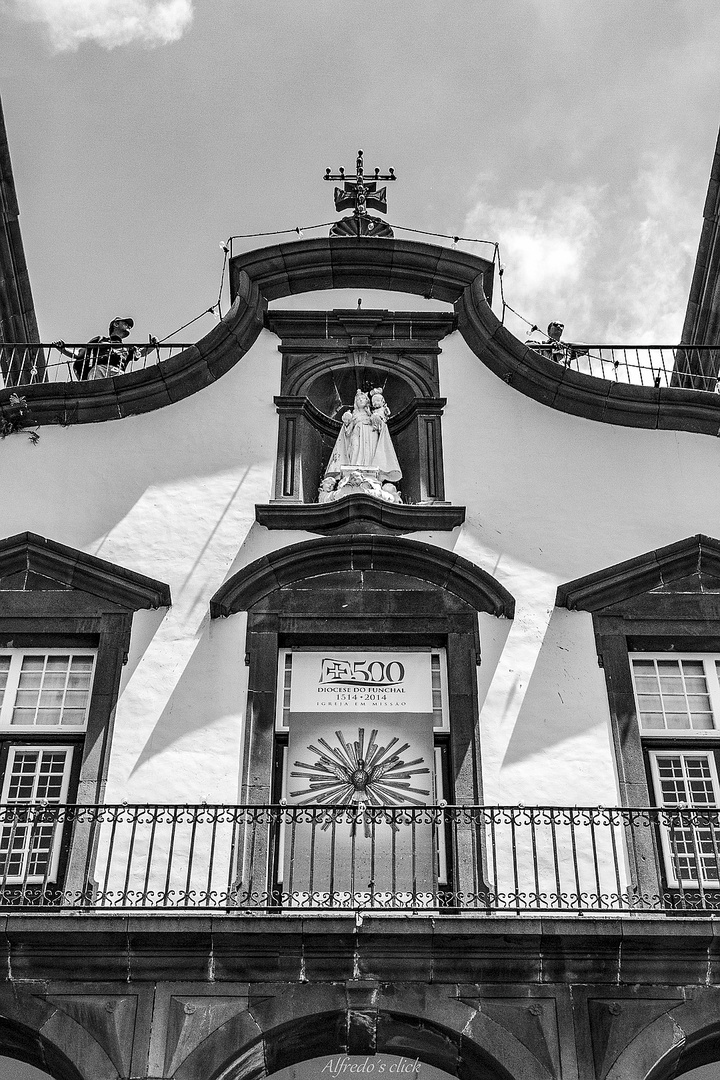 Nossa Senhora do Monte ist eine katholische Wallfahrtskirche in Monte auf Madeira.