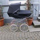 Nostalgie-Kinderwagen