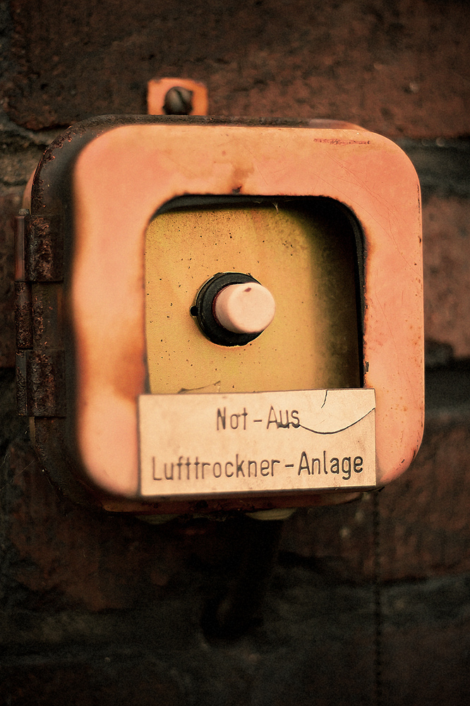Not- Aus Foto & Bild | industrie und technik, industrie- kultur ...