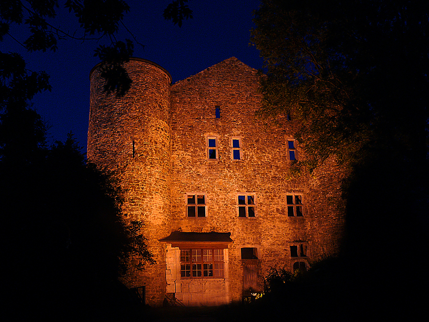 Nothberger Burg endlich beleuchtet