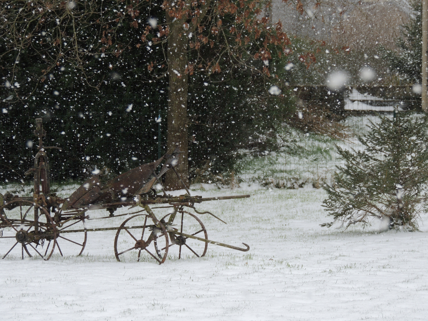 notre charrue sous la neige en mars 2013