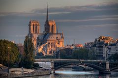 Notre Dame - 8h05 am Morgen