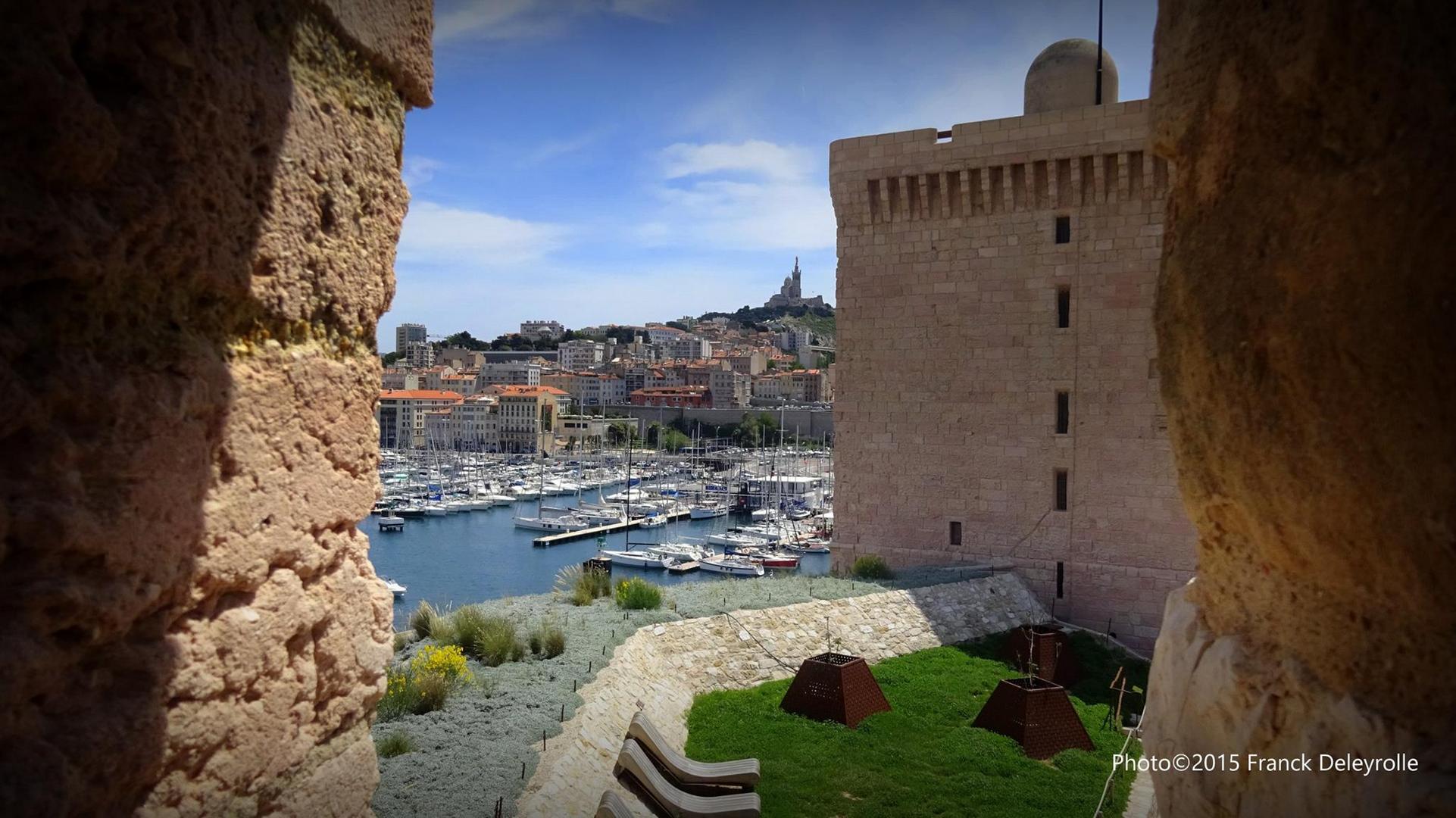 Notre Dame de la Grade vue du Fort St. Jean (Marseille)