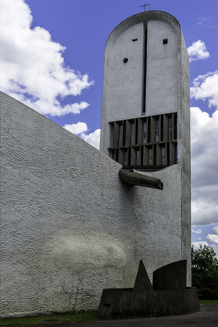 Notre Dame du Haut in Ronchamp 02