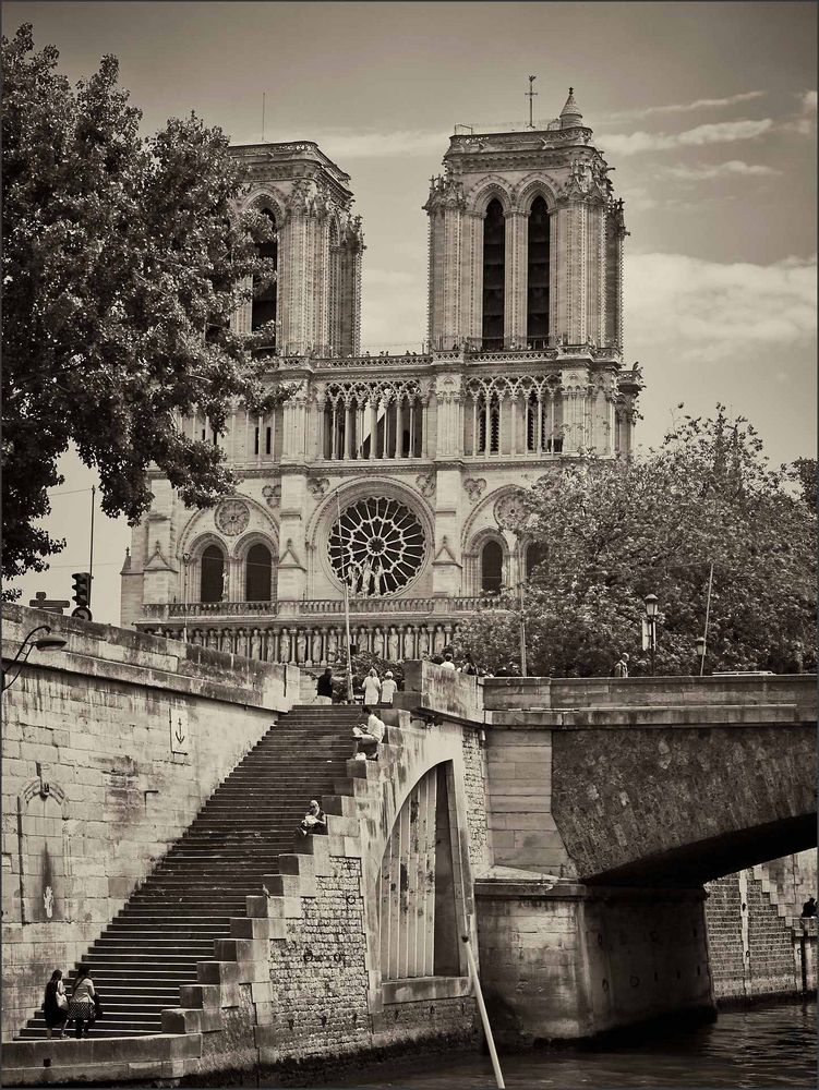 Notre Dame - OldStyle