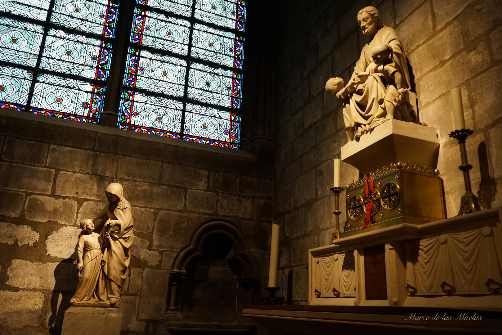 ...Notre Dame...Figuras...