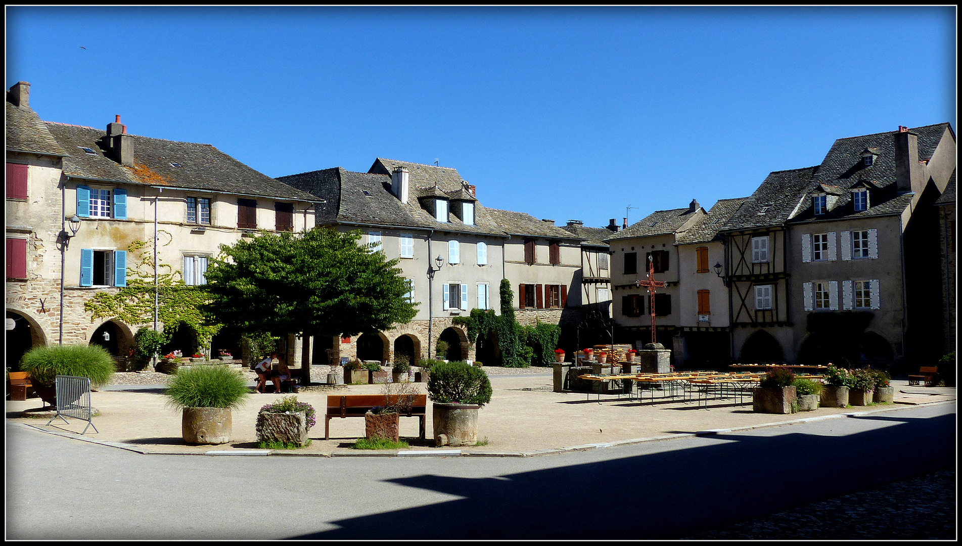 Notre échappée mon anniversaire - 1 -  Bastide de Sauveterre de Rouergue 