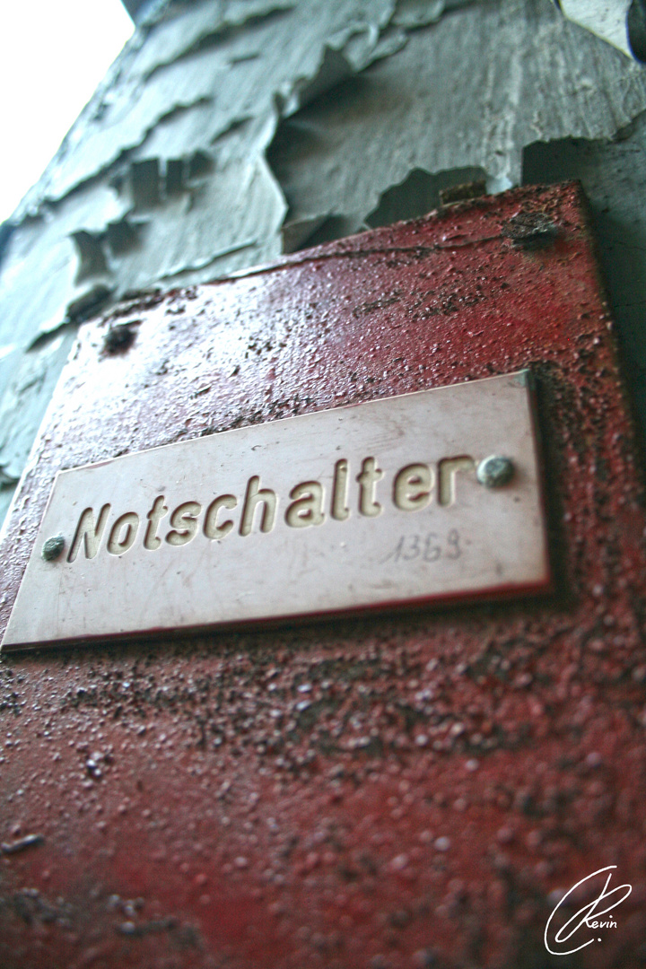 Notschalter in einem alten Gaswerk