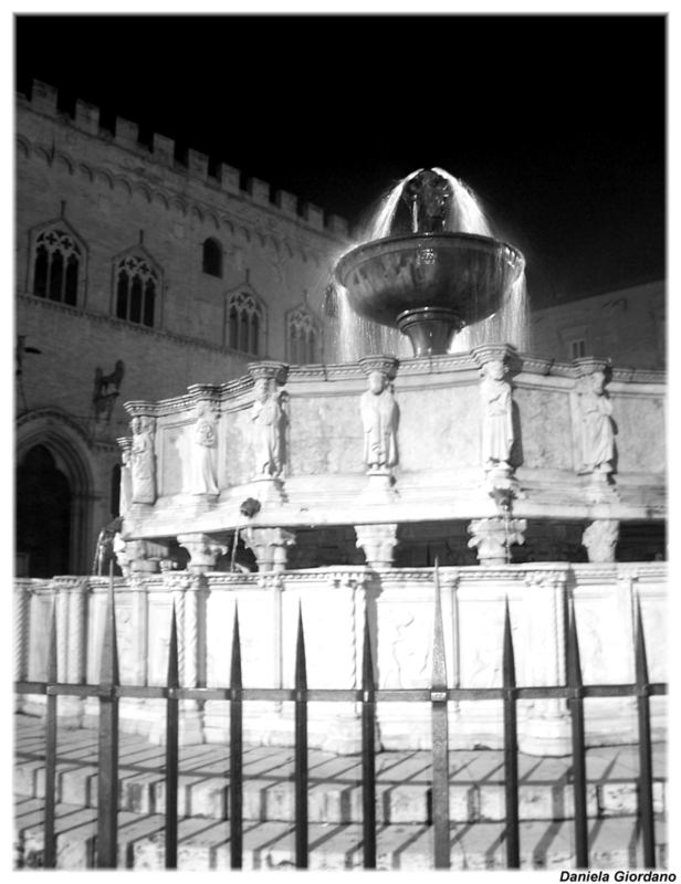 Notte in piazza IV Novembre