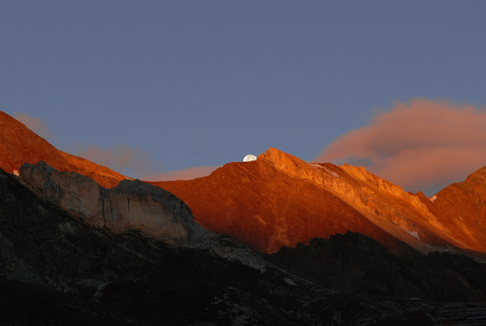 NOTTE IN UN RIFUGIO.............IL REGALO DEL GIORNO DOPO !