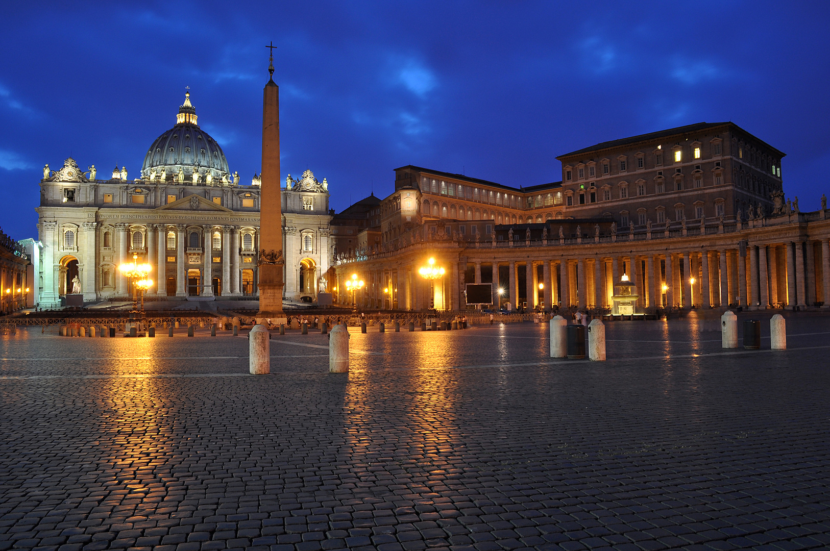 notturno piazza San Pietro