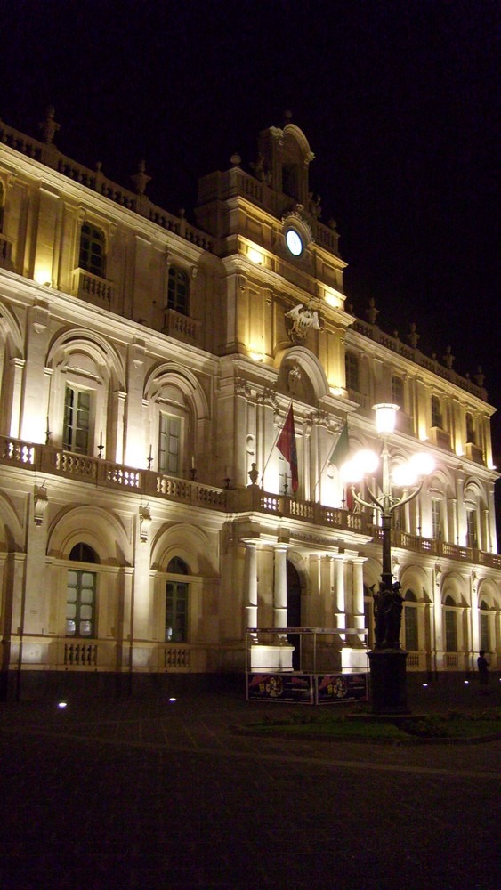 Notturno, Piazza Università, Catania