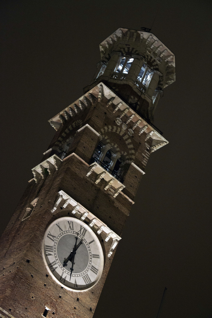Notturno: Torre dei Lamberti