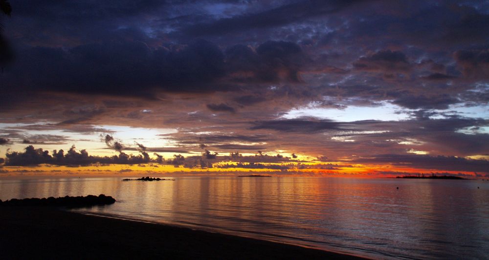 Nouméa - 12 minutes après le coucher du soleil - 12 Minuten nach dem Sonnenuntergang