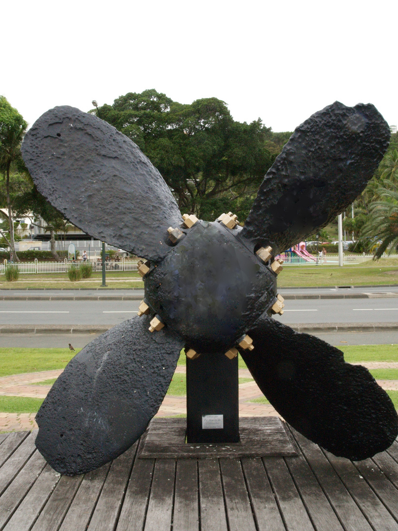 Nouméa – Décoration navale en bord de mer sur l’Avenue du Général de Gaulle