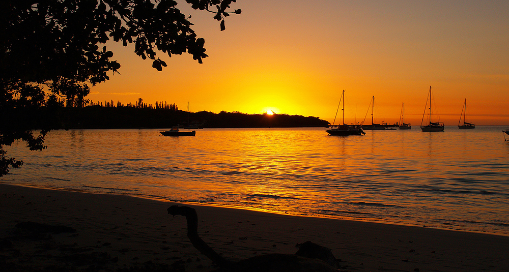 Nouvelle Calédonie Lîle Des Pins Coucher De Soleil Sur