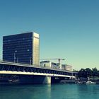 Novartisgebäude und Dreirosenbrücke, Basel