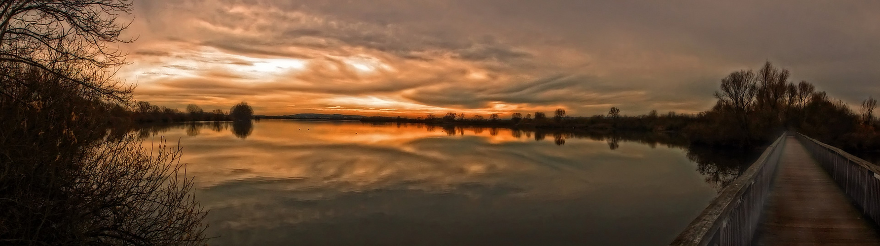 "NOVEMBER ABEND" (am Altmühlsee)