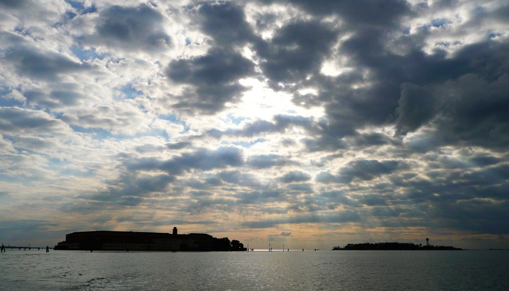 November-Himmel über Venedig (1)